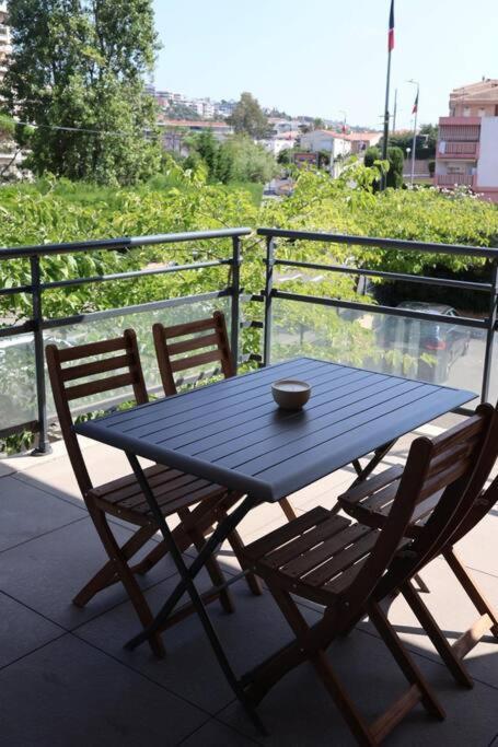 Suberbe Appartement Climatise Avec Terrasse Saint-Raphael  Exterior photo