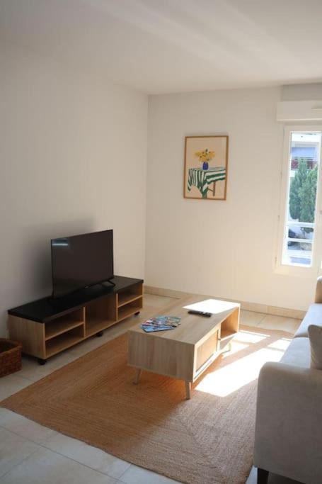 Suberbe Appartement Climatise Avec Terrasse Saint-Raphael  Exterior photo